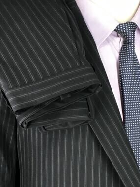 42R Holland & Sherry Mens 2 Button 100% Wool Suit Surgeon Cuffs Black Pants 40